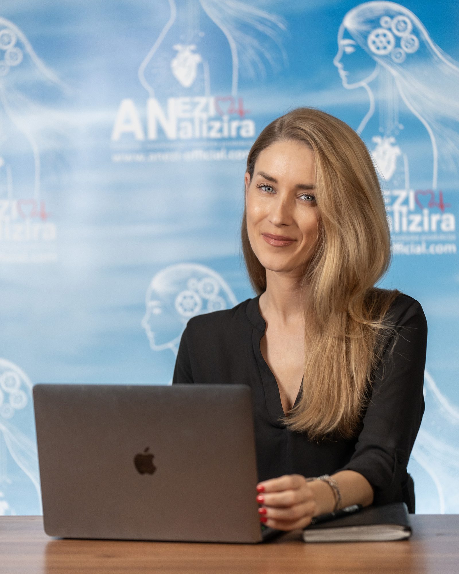 Alena Nezirević — Anezi